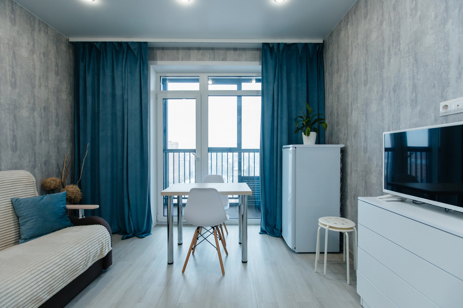 Квартира Комфортная Двухкомнатная с Видом на Реку