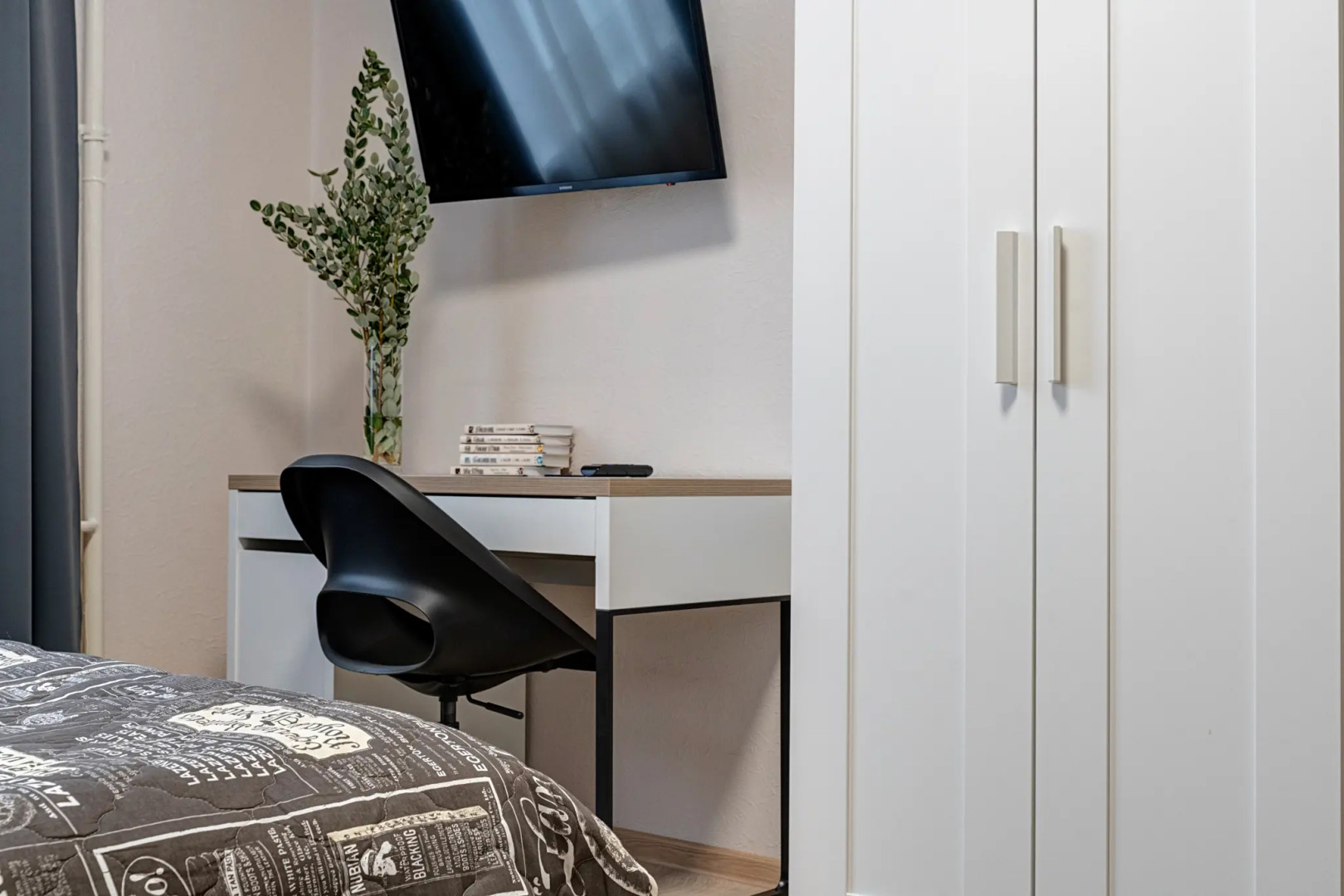 Апартаменты рядом с хвойной рощей