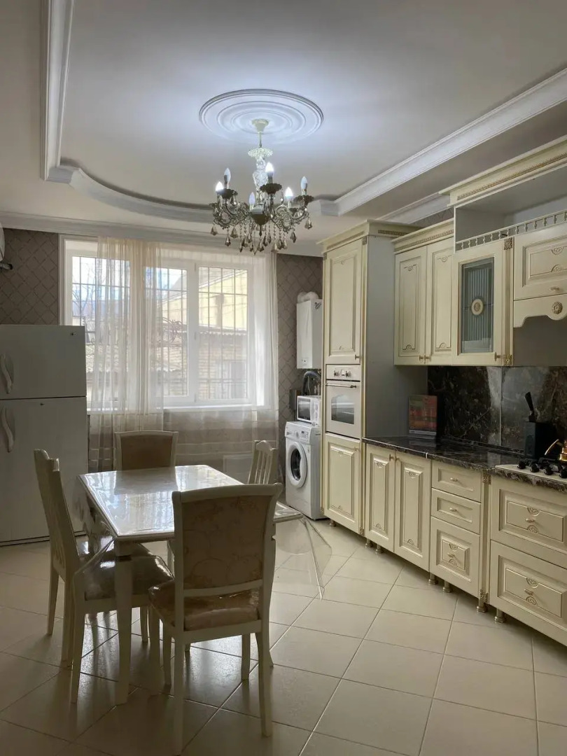 Квартира Просторная с Закрытым Двором и Кондиционером