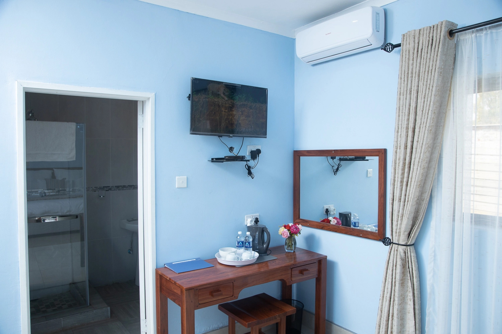 Отель Khayalethu Garden Lodges