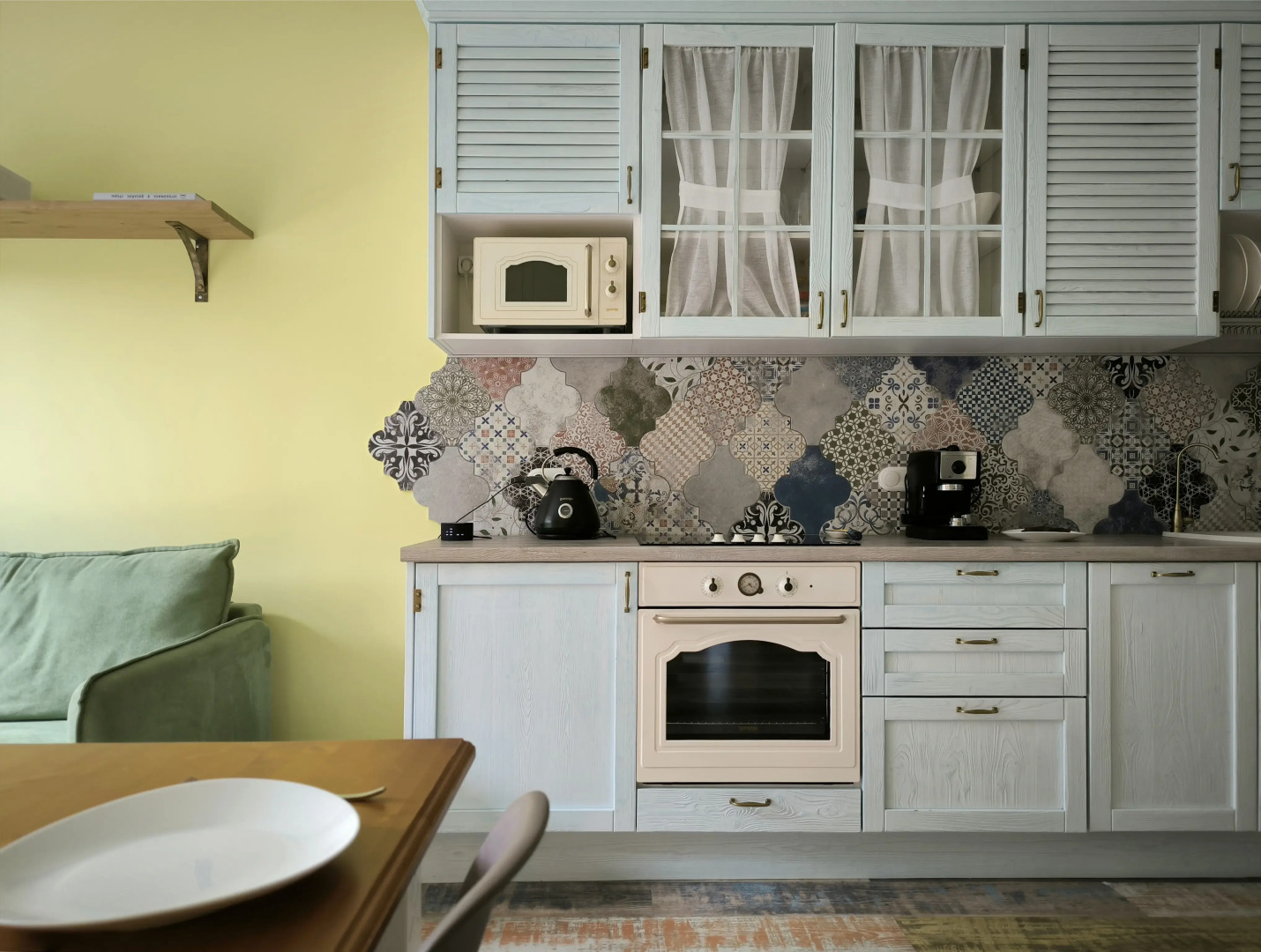 Квартира Комфортная с Просторной Гостиной, Спальней, Детской, Кабинетом и Двумя Санузлами