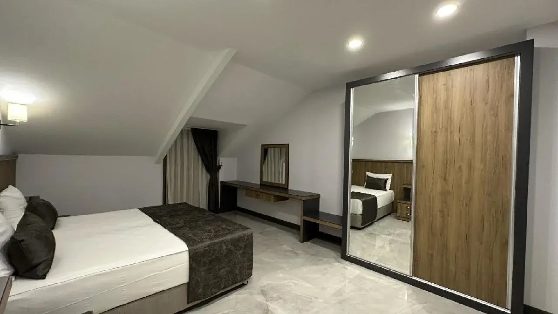 Отель Quality Gold Suite