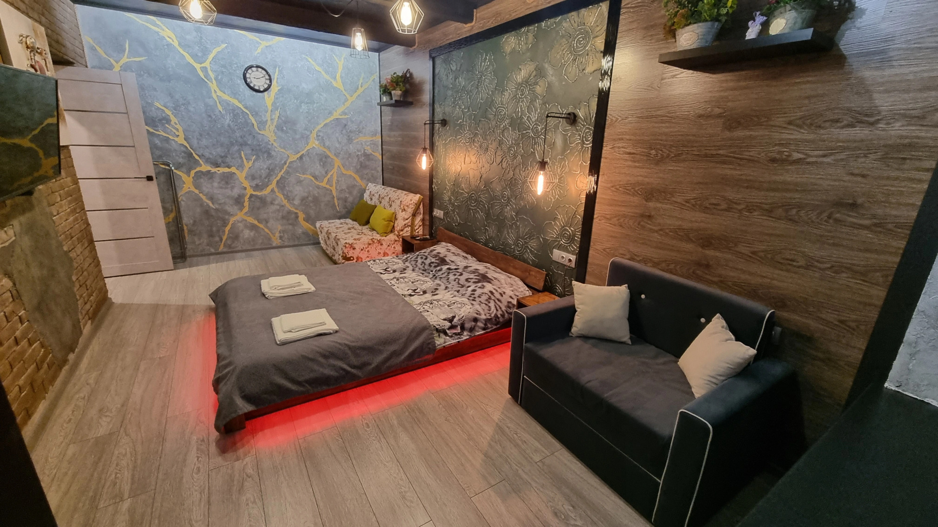 Апартаменты Loft Holiday Home