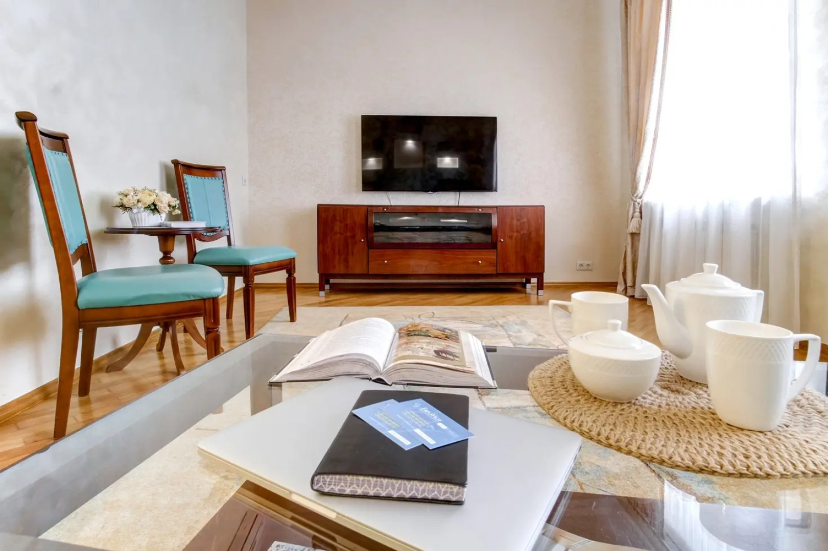 Апартаменты ЕвроУют Просторные четырехкомнатные апартаменты в центре