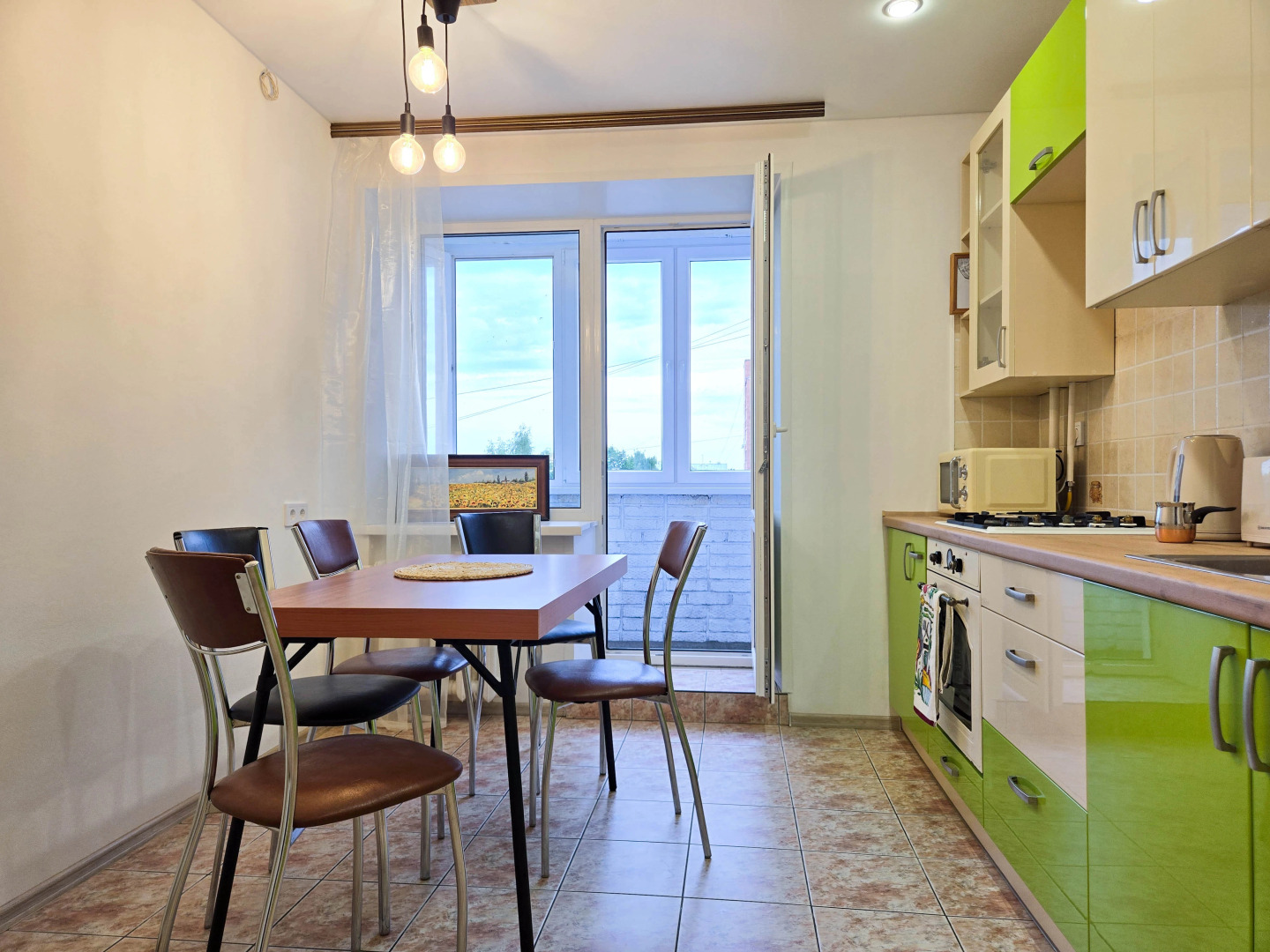 Апартаменты двухкомнатные в центре Сеть ЙоХоум