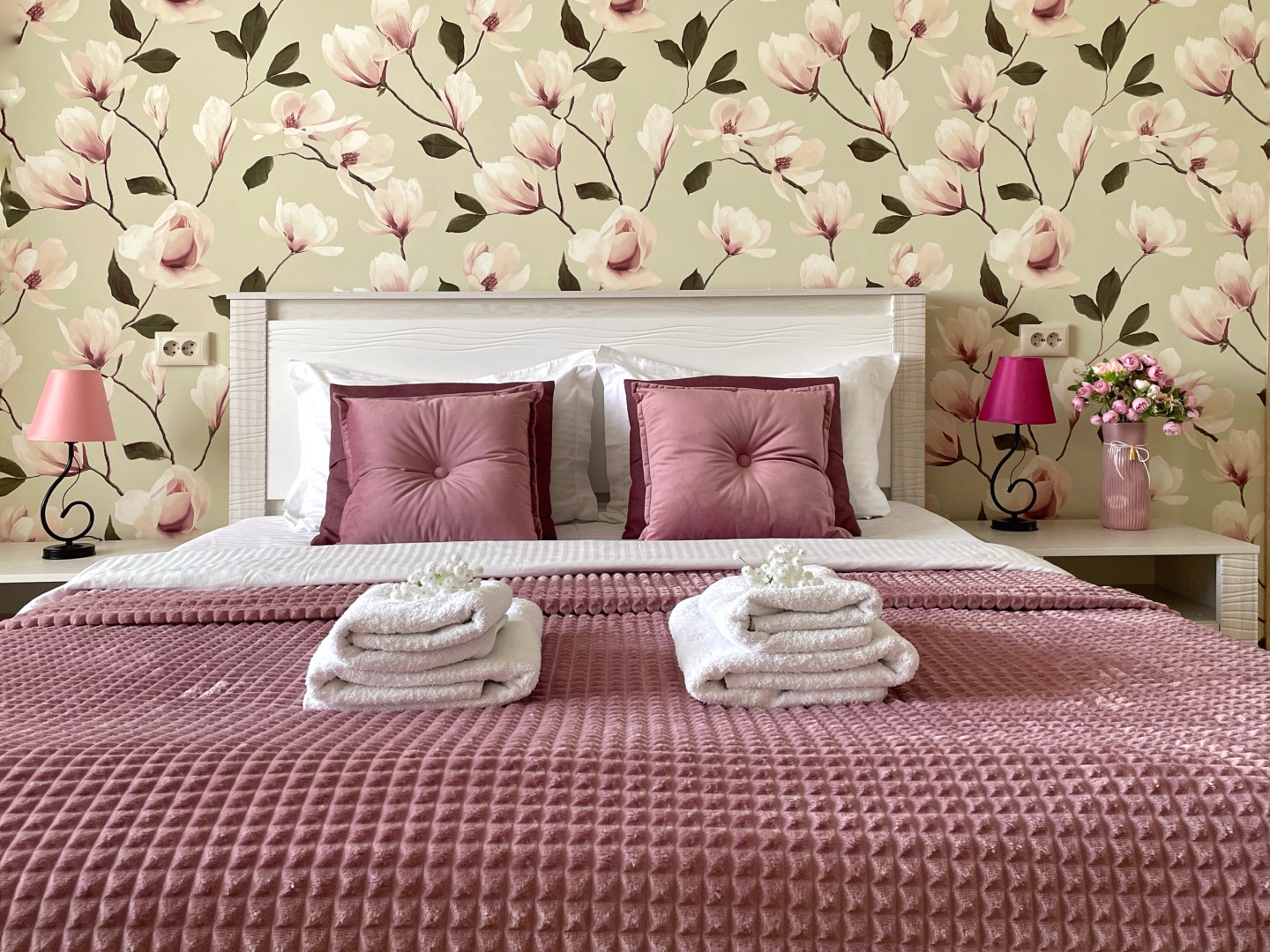 Квартира Шикарная в Центре Города с Двумя Спальнями