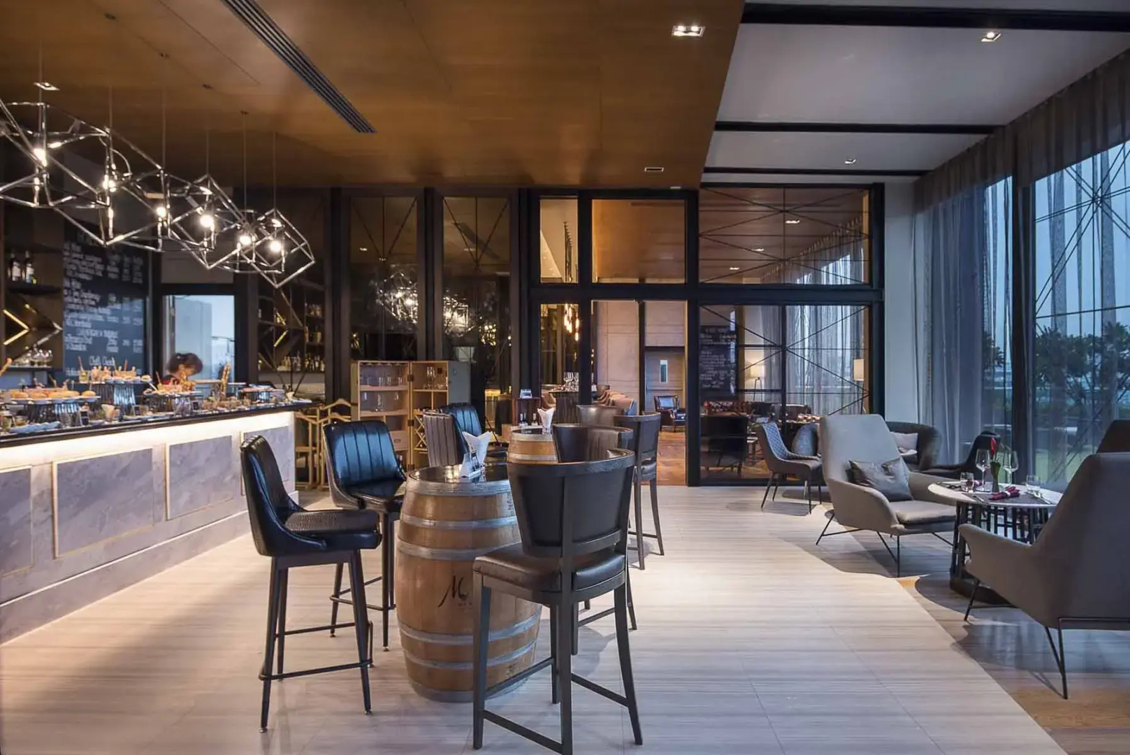 Отель Mercure Bangkok Makkasan