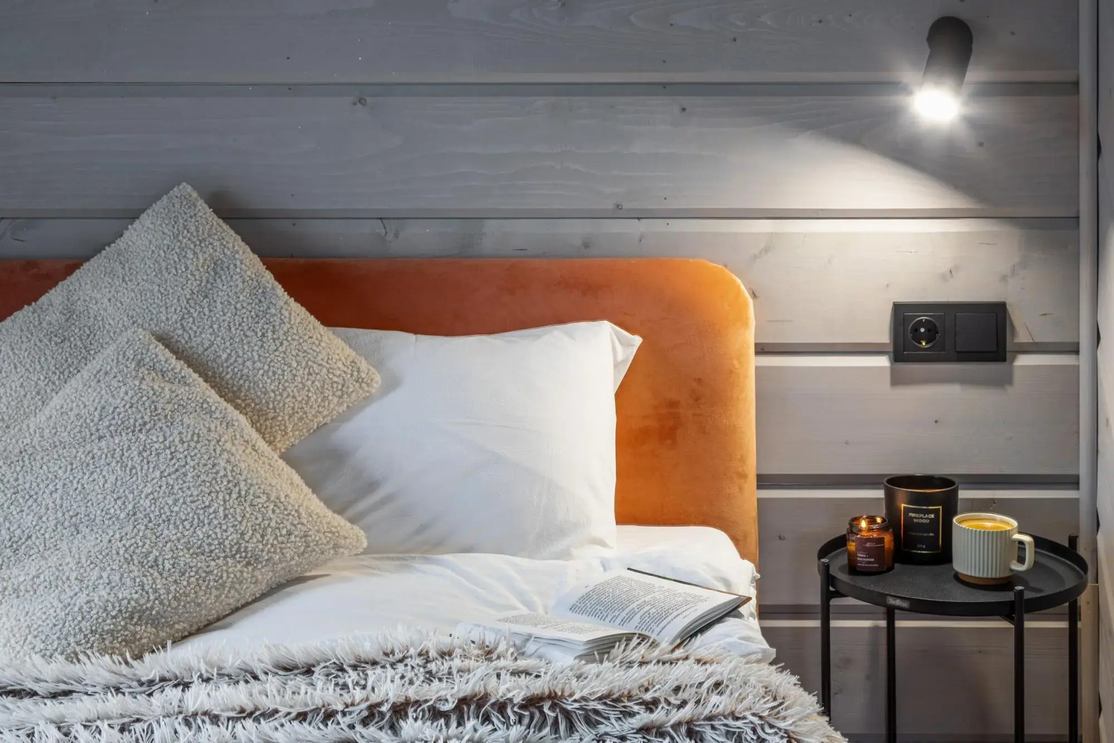 Частный Дом Среди Зимнего Леса с Панорамными Окнами