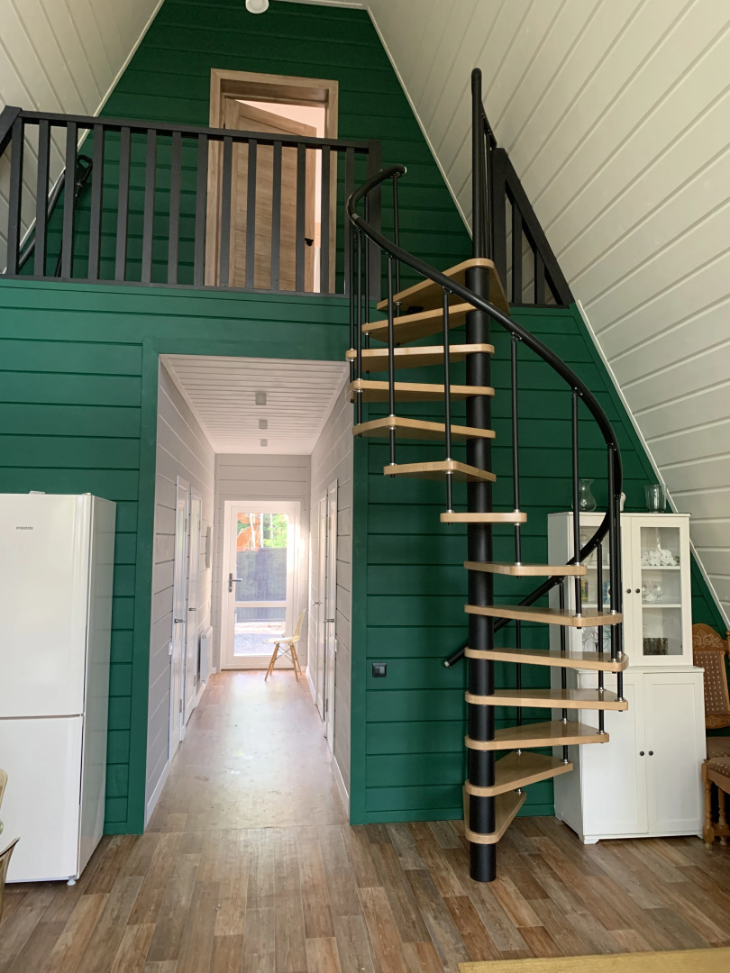 Частный дом A-фрейм в лесу Зеленого города