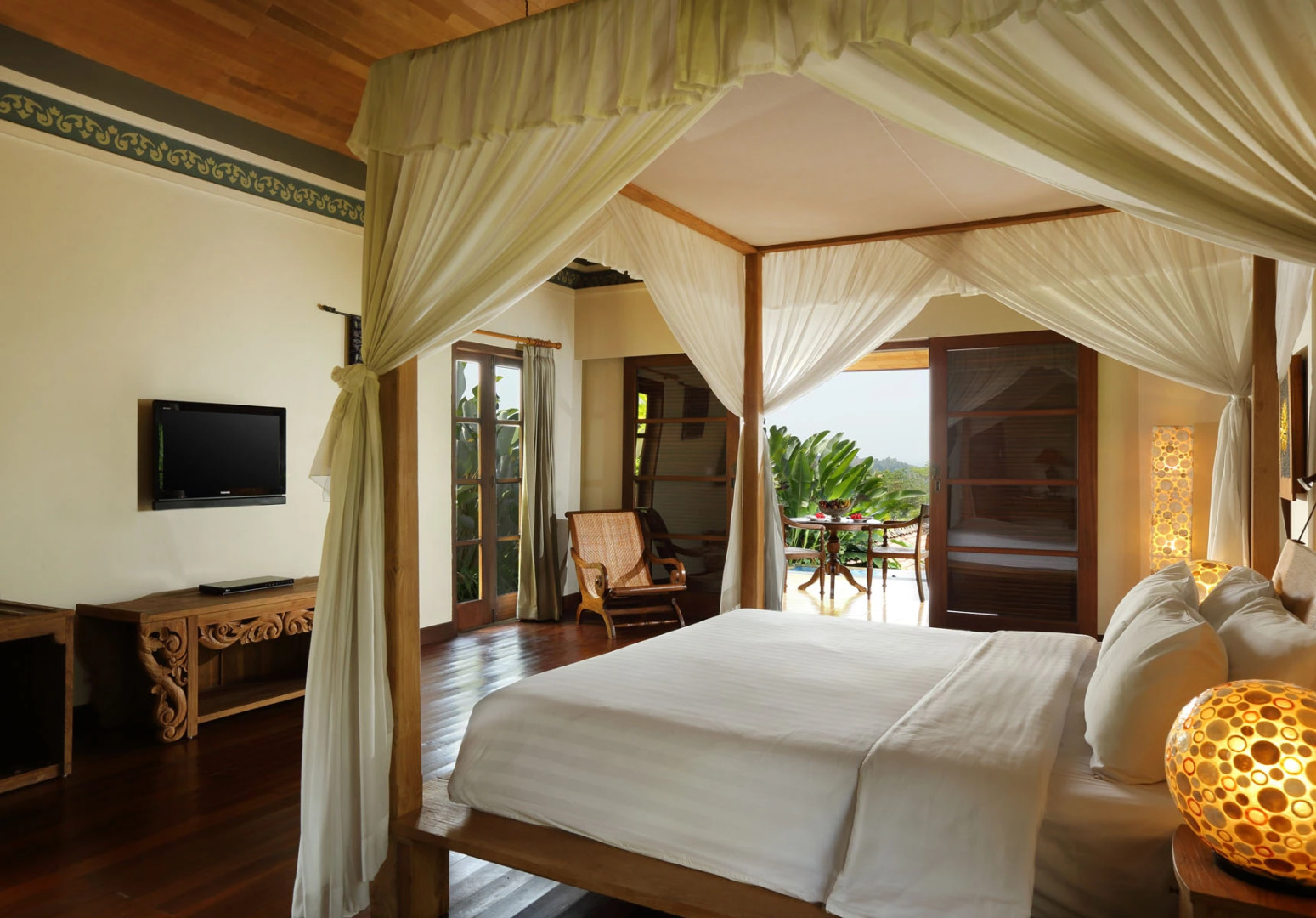 Отель Plataran Borobudur Resort and Spa