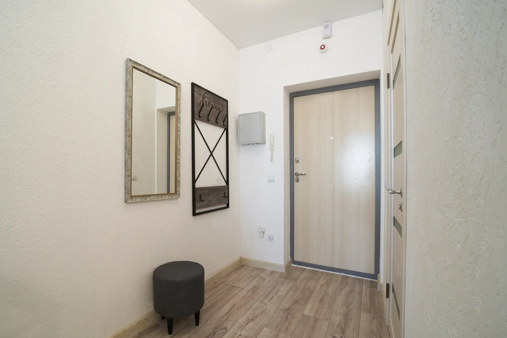 Квартира Родионова 202/2-70