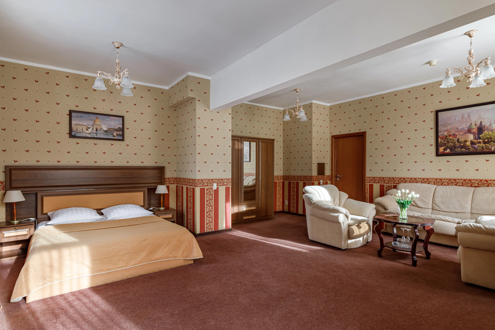 Отель Максима Ирбис