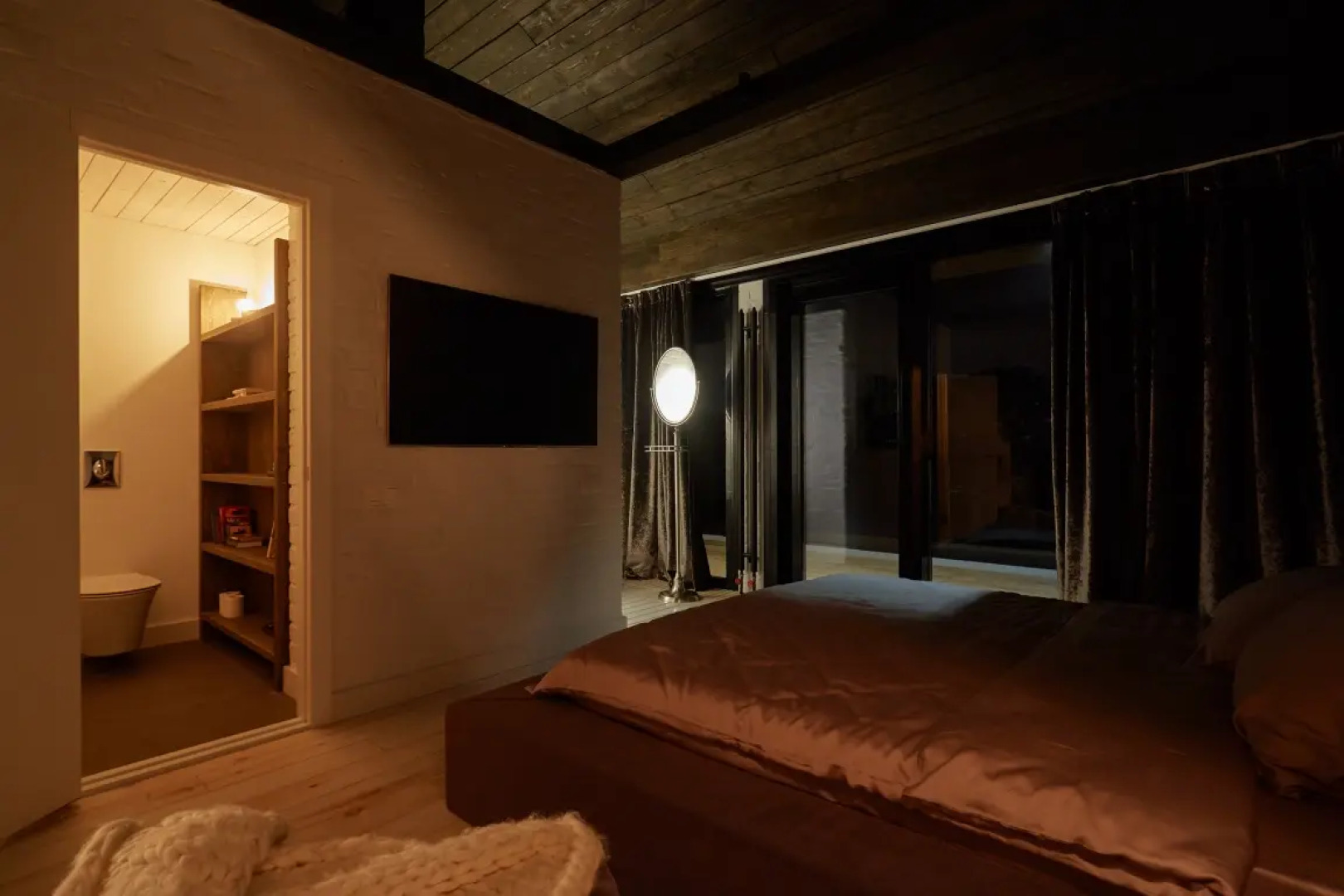 Апартаменты Room for Romantic в Nikolaev Building