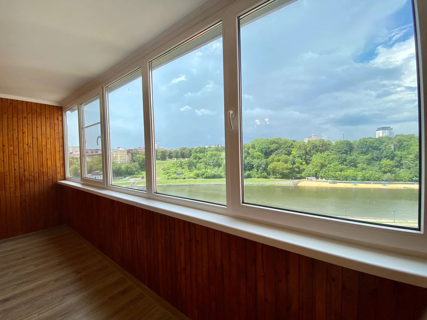 Квартира  уютная двухкомнатная в центре города.