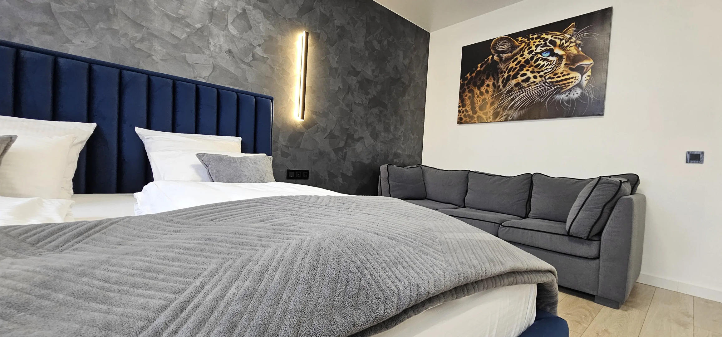 Апартаменты Алиса в Центре на Уральской 20