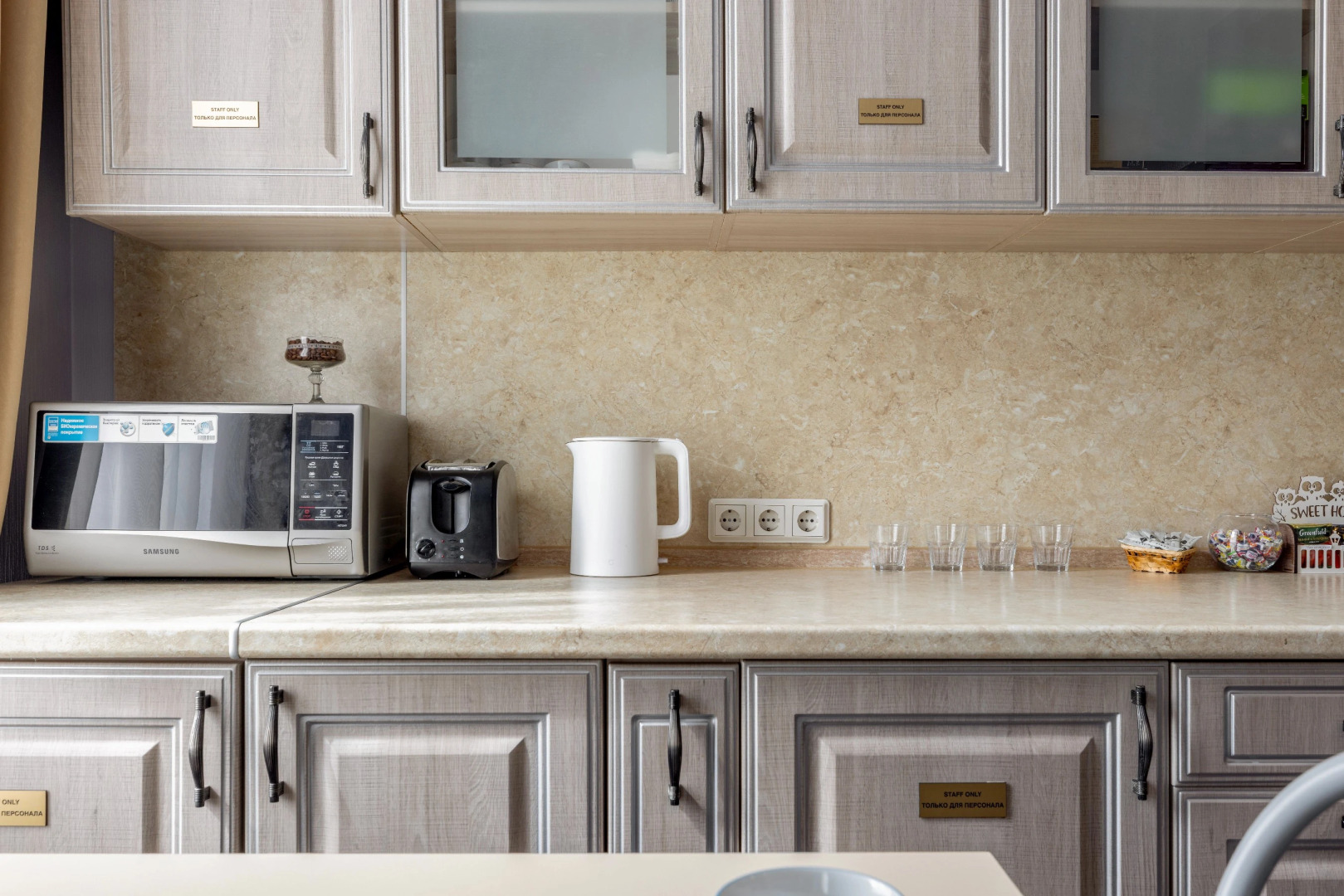 Соло на набережной реки Мойки 82