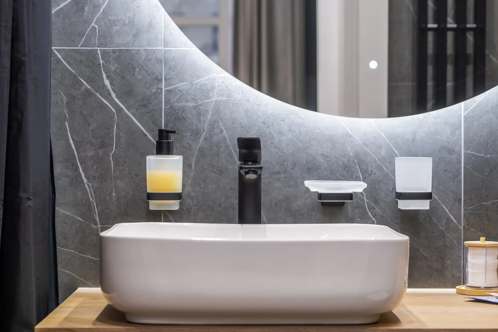 Квартира Идеальная 2-x Комнатная для Ярких и Романтических Дней в Сердце Петербурга