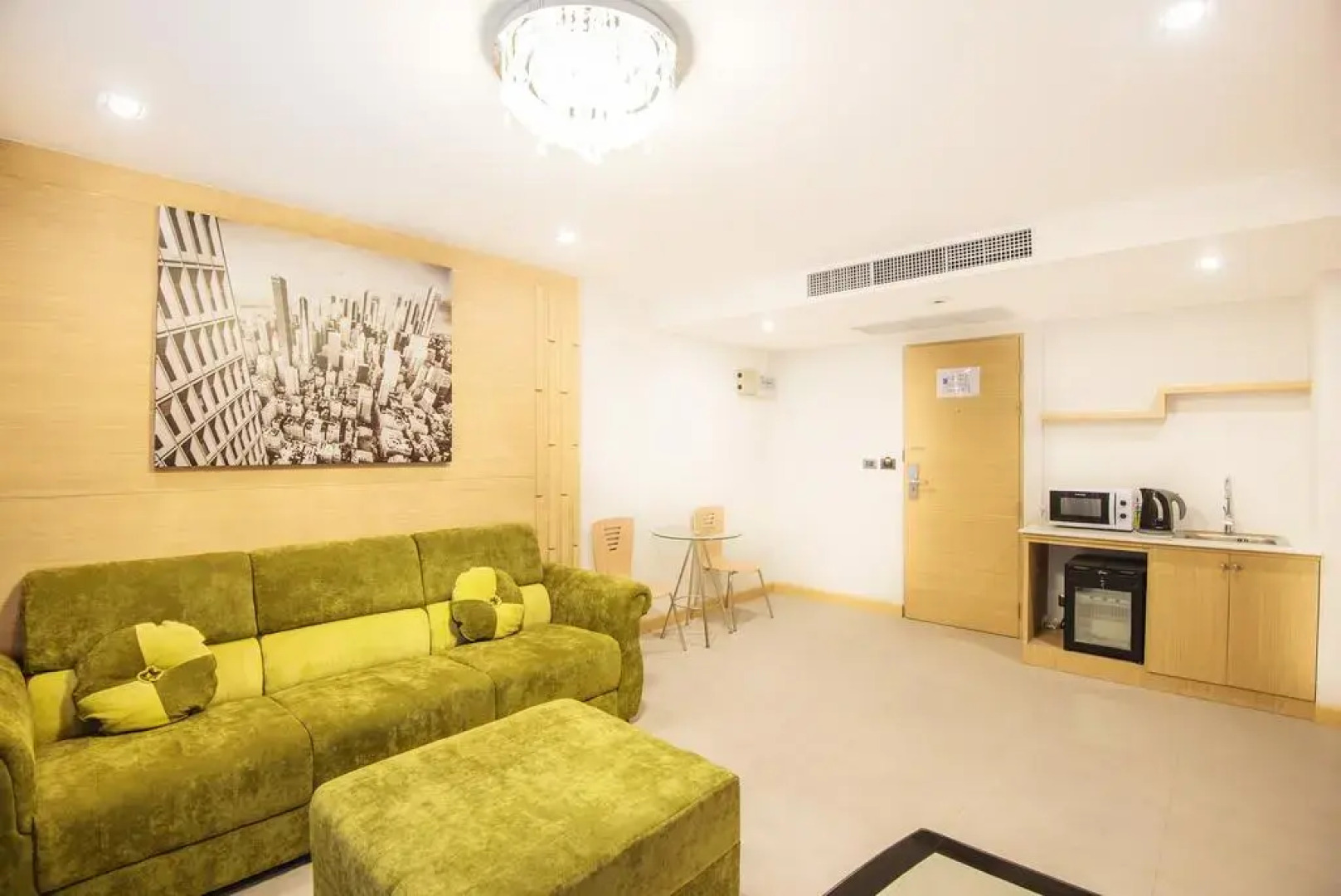 Отель Clarion Patong Beach