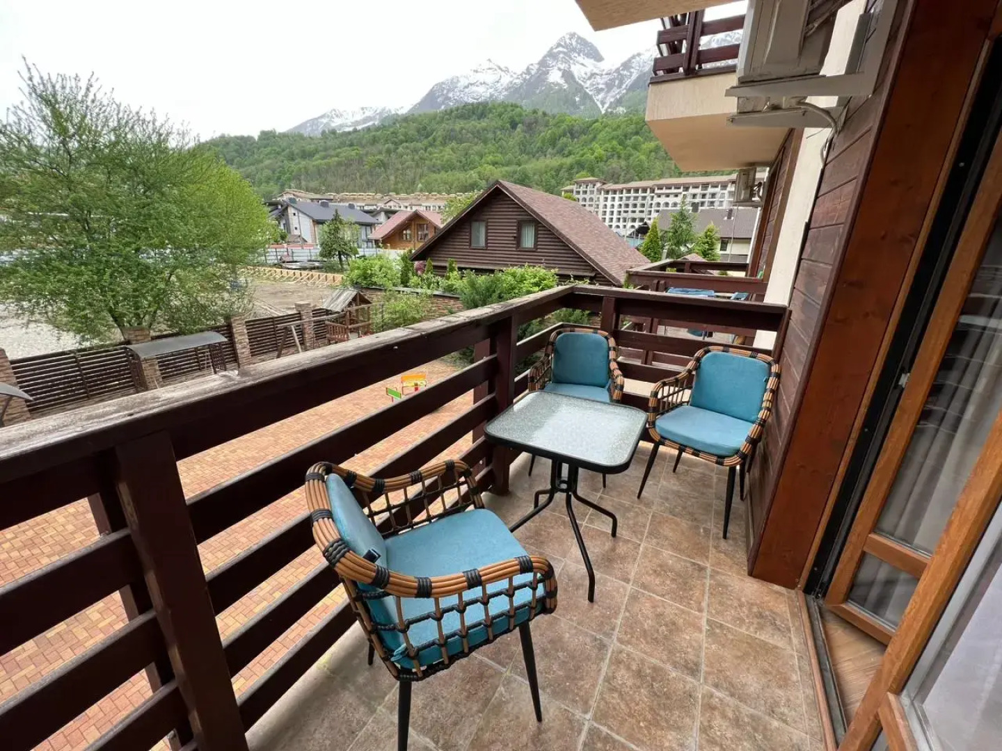 Апартаменты с видом на горы