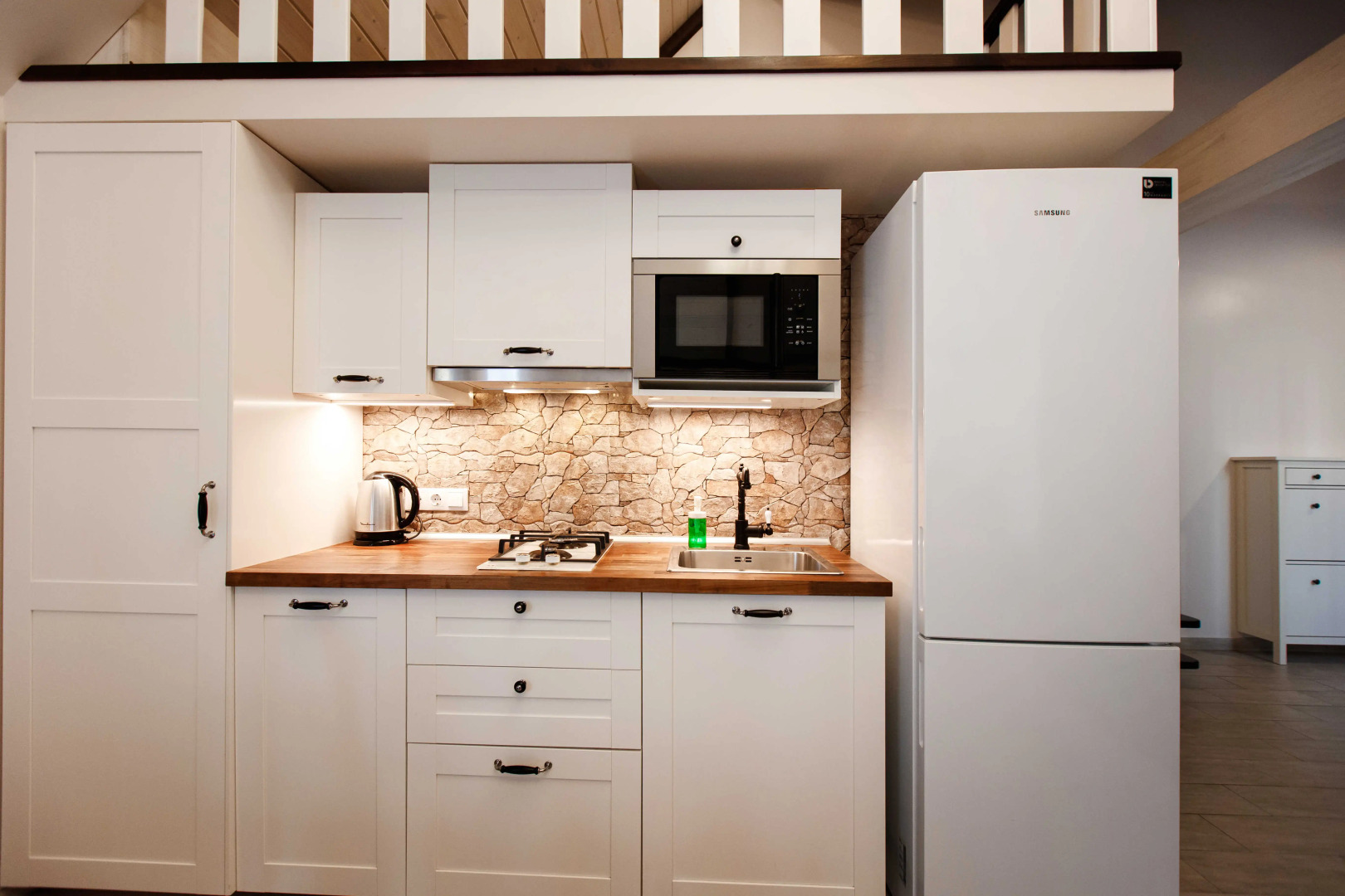 Апартаменты двухуровневые с балконом