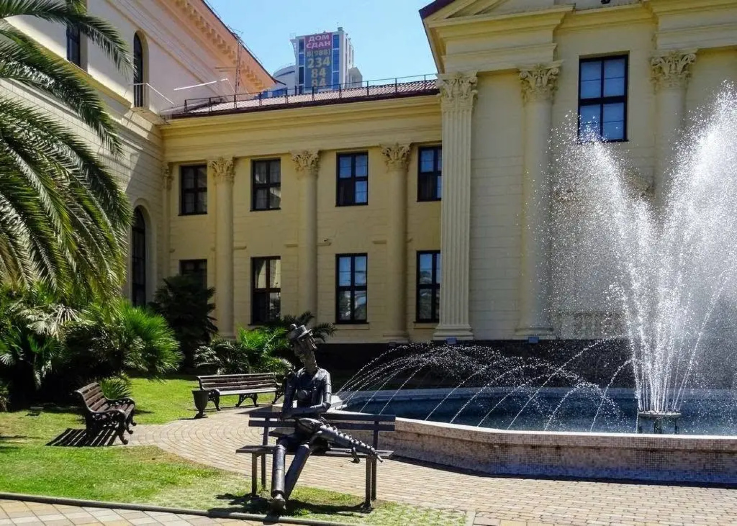 Частный дом с террасой Sun City в центре Сочи