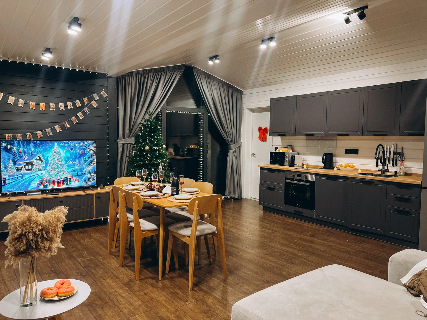 Частный дом с гриль-мангалом, сауной и большой террасой