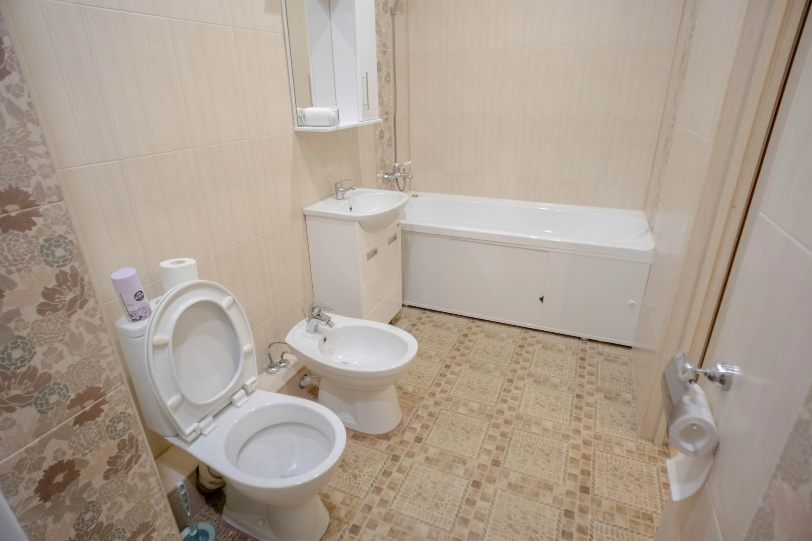 Апартаменты просторная однушка в отличном районе