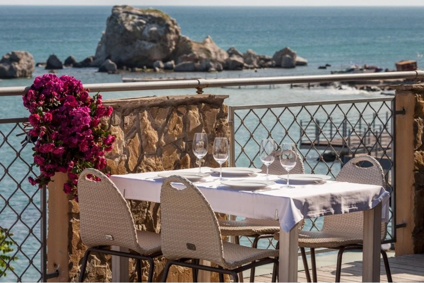 Отель Астарта