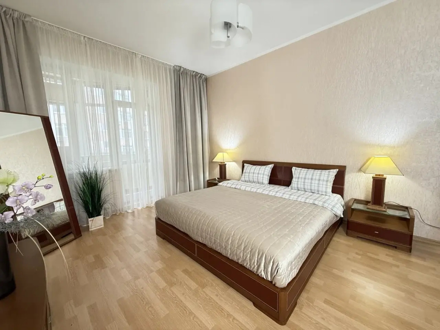 Квартира двухкомнатная рядом с Центральным парком