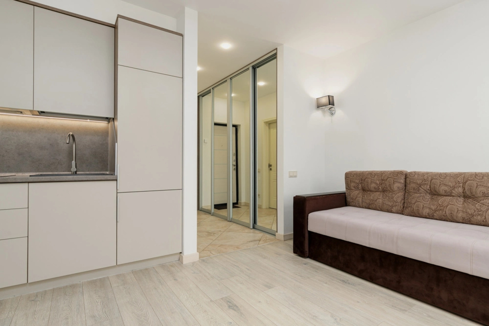 Апартаменты GeoApart Цветочная 30 4