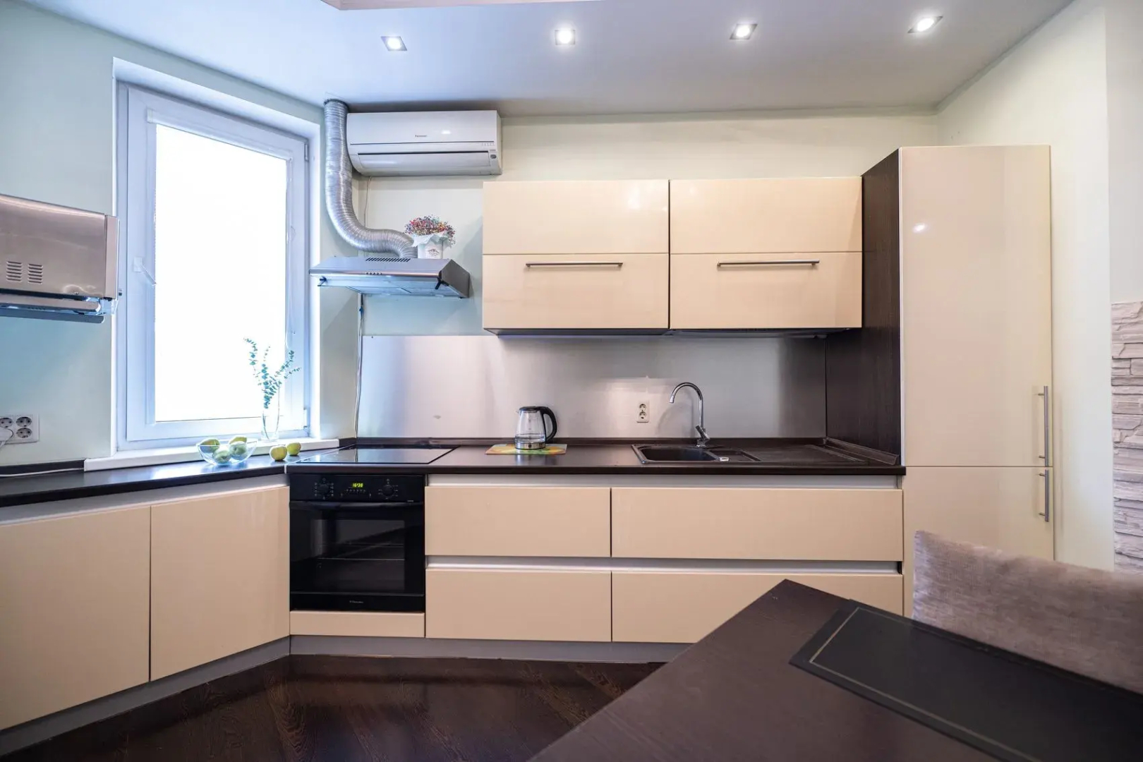 Апартаменты Пять Звёзд Большая с Кондиционерами и камином