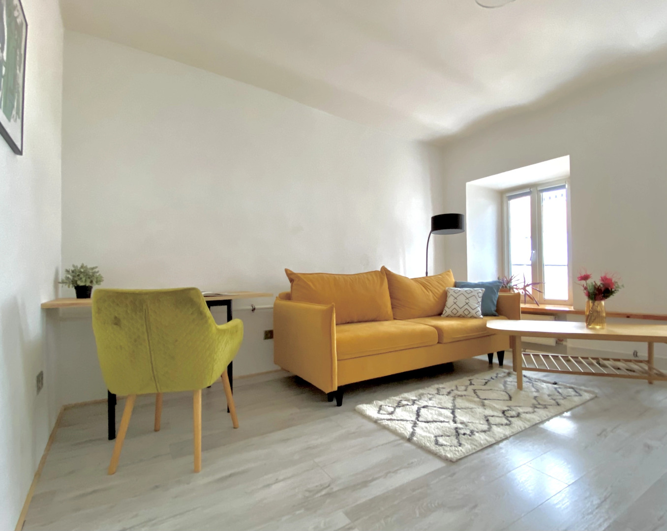 Квартира Mузыка кpыш, тихая и уютная