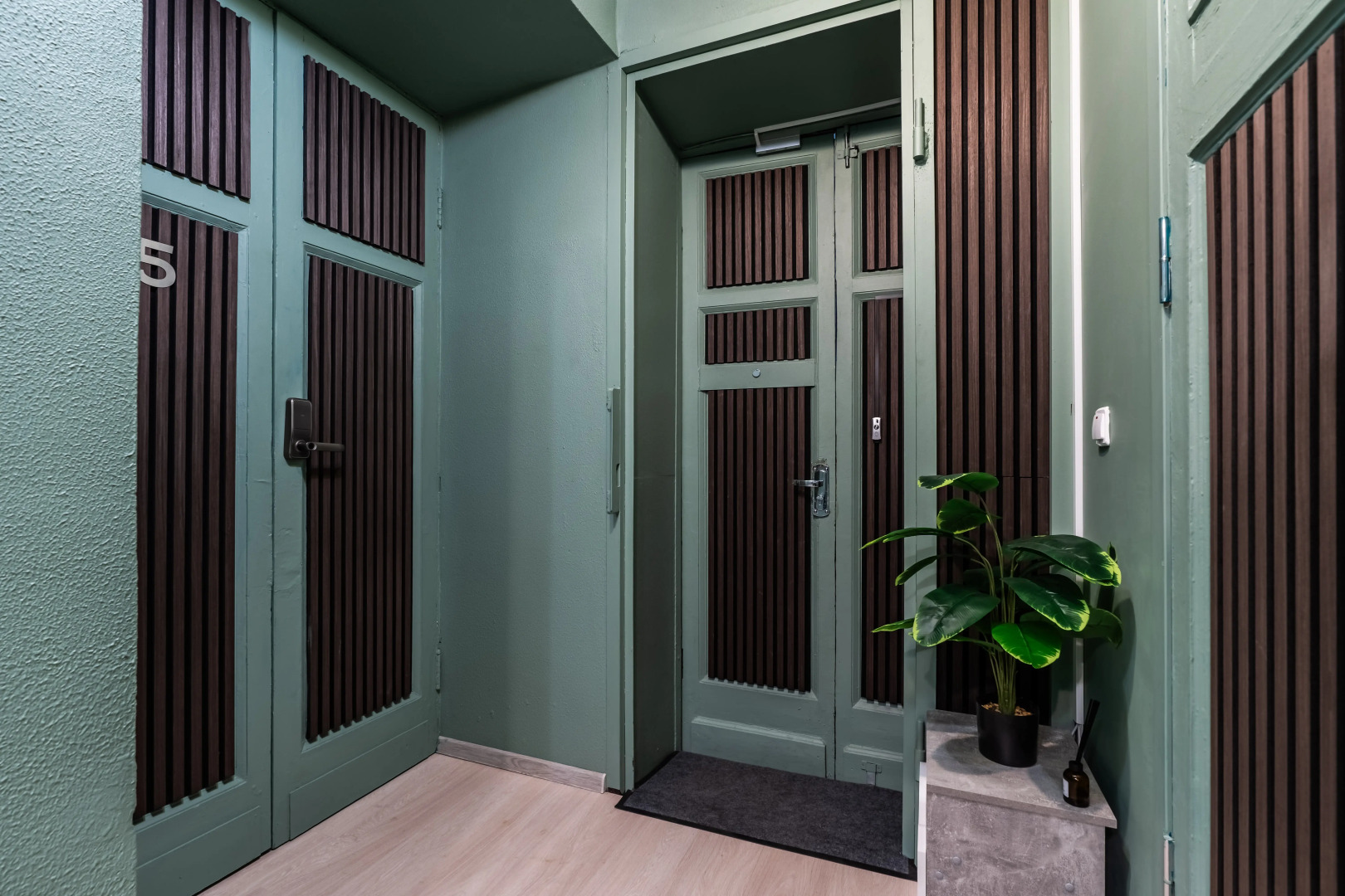 Апартаменты ВО 14/65 Синий свет