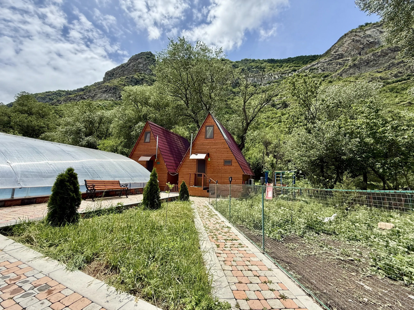 Курортный отель Qarup House