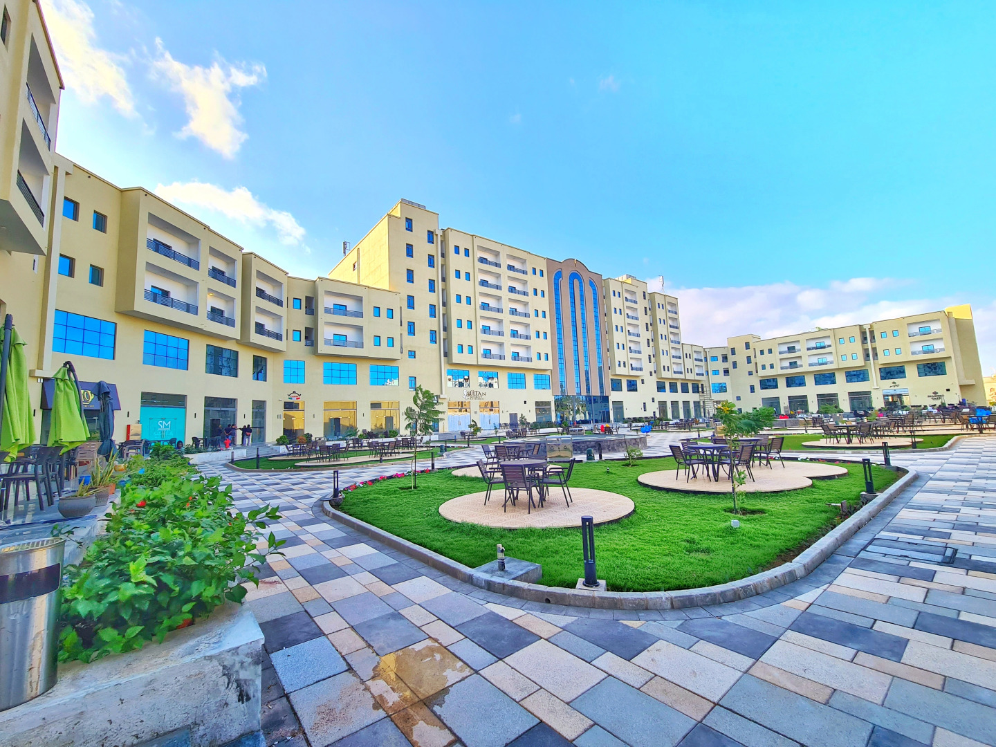 Отель The Plaza  and Resort