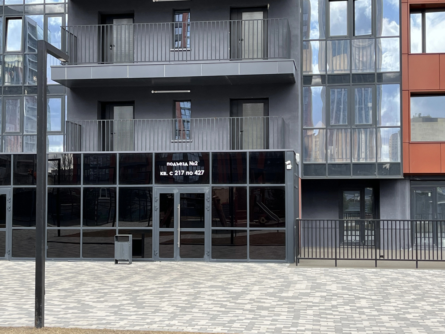 Квартира 1-комнатная студия в новом высотном доме. Кирова 11