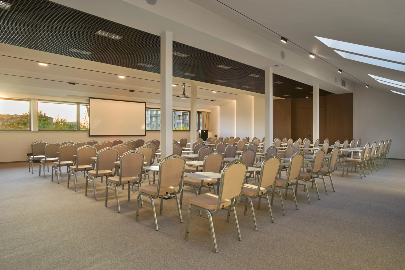 Отель Луна и лотос