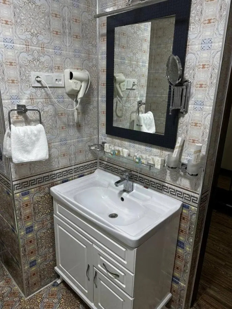 Отель Shahriston