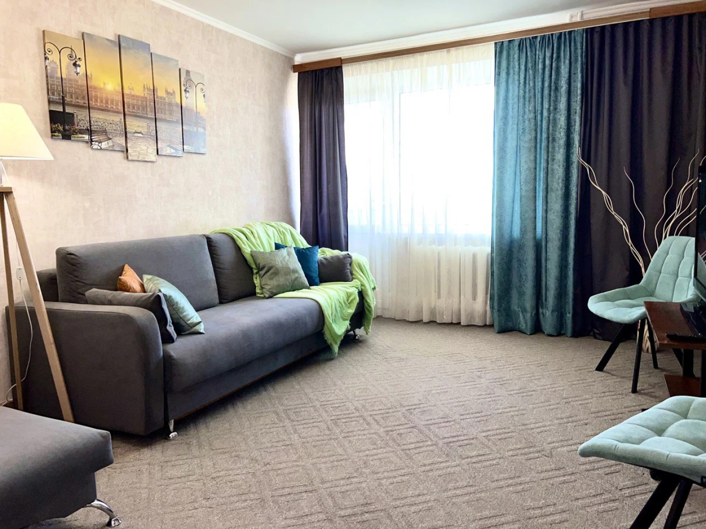 Апартаменты 3-Апартаменты Семейные GALAAPART у парка Победыкомнатные GALAAPART