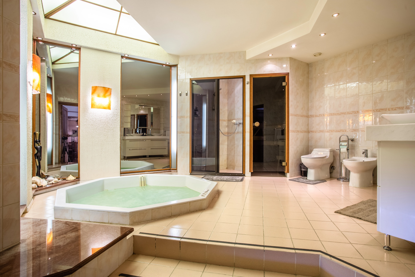 Апартаменты Art Home у Эрмитажа 7 комнат с видом на Неву