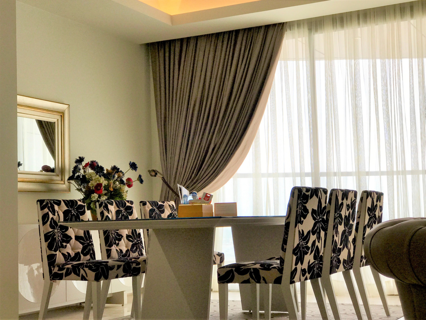 Апартаменты HEYCH Residences - Eko Pearl Towers