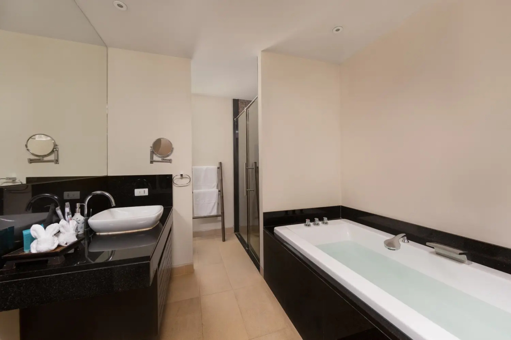 Апартаменты Suite Beni 2BR Serenity by Tropiclook