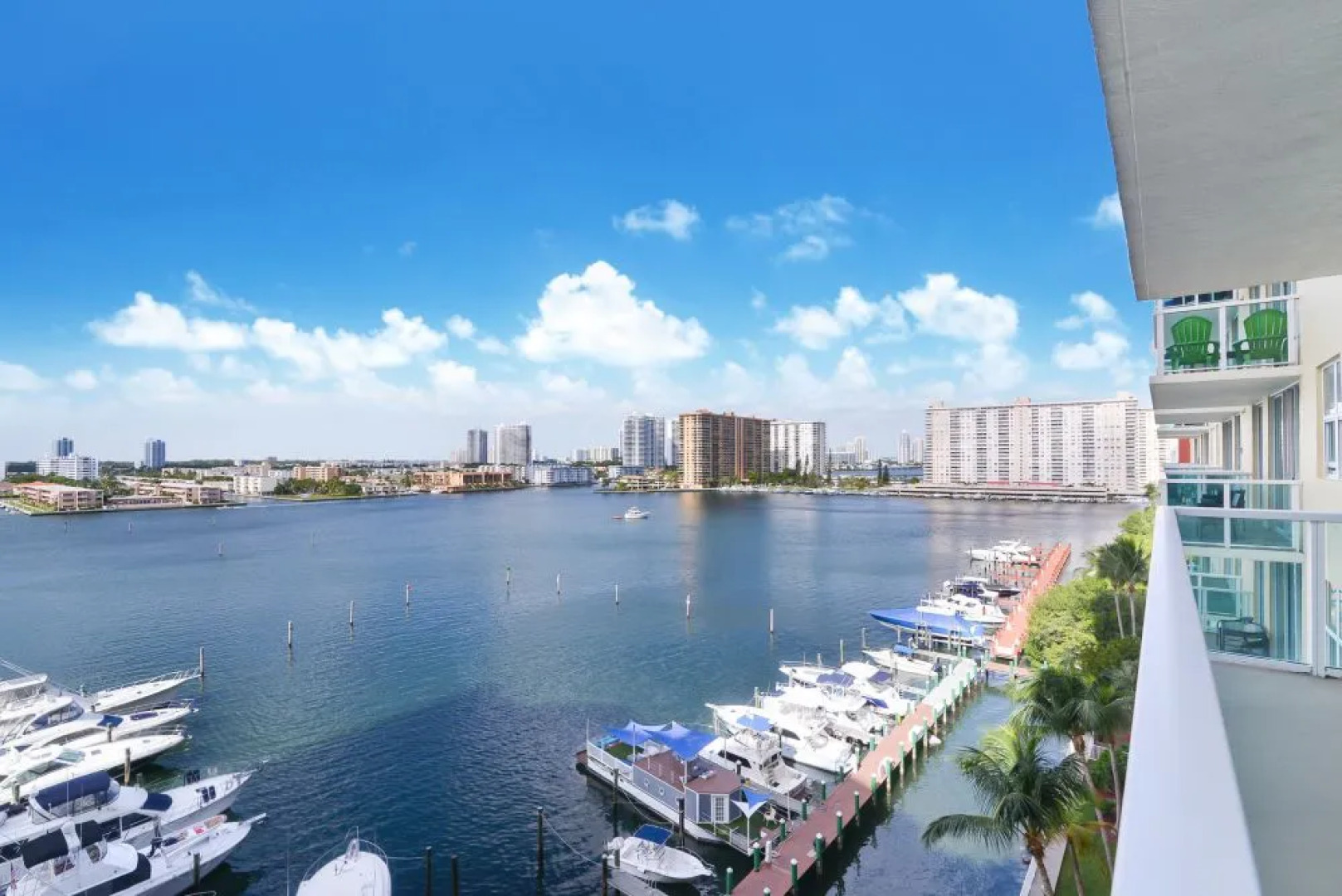Апарт-отель Pet Friendly Condos in Sunny Isles