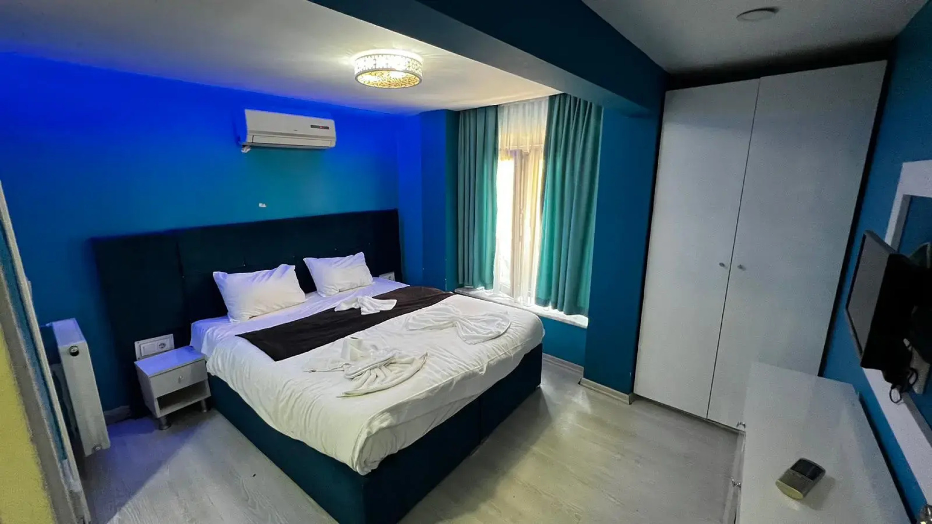 Отель Moon Blue