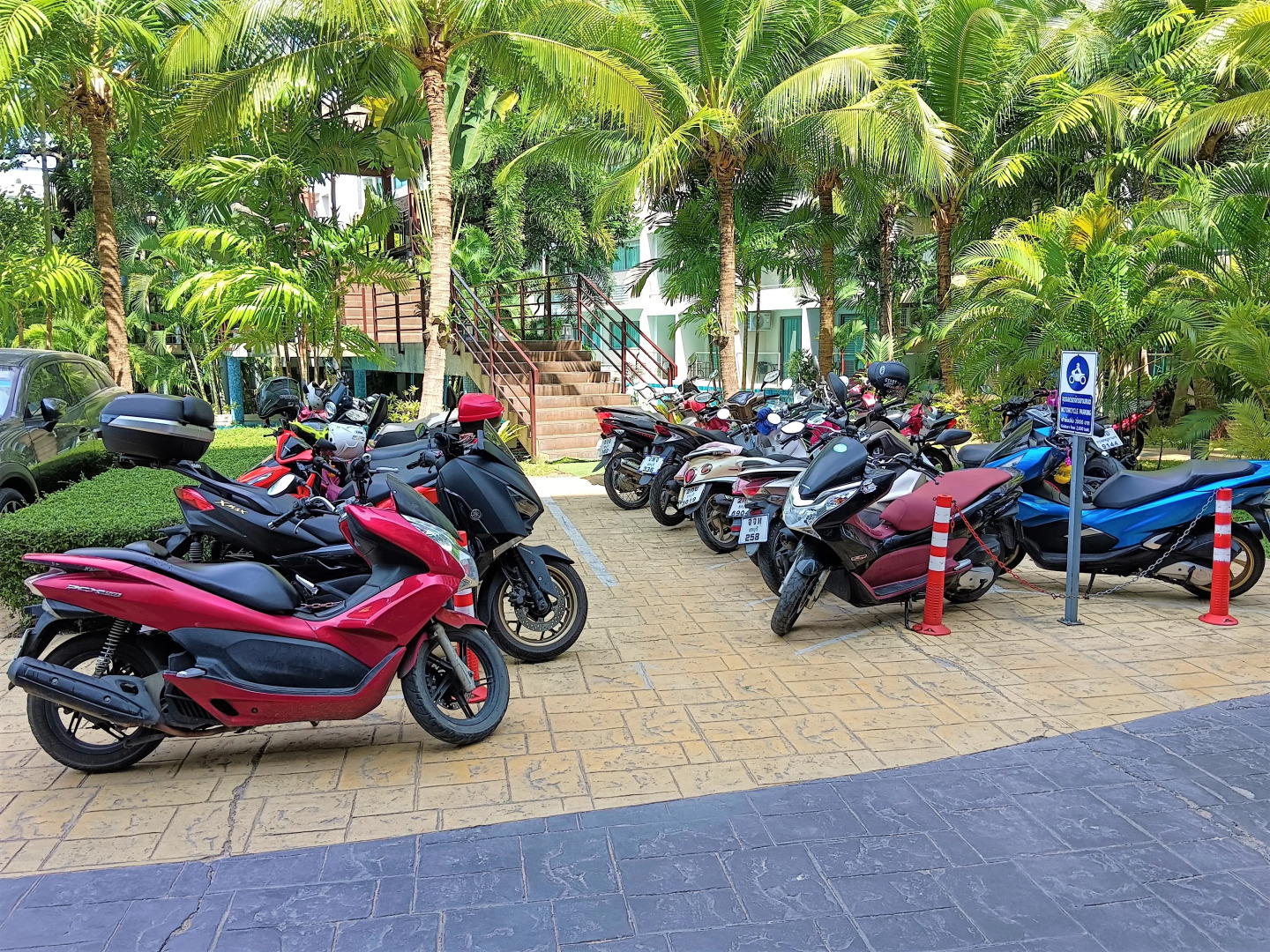 Апартаменты Laguna Beach Resort 3 The Maldives