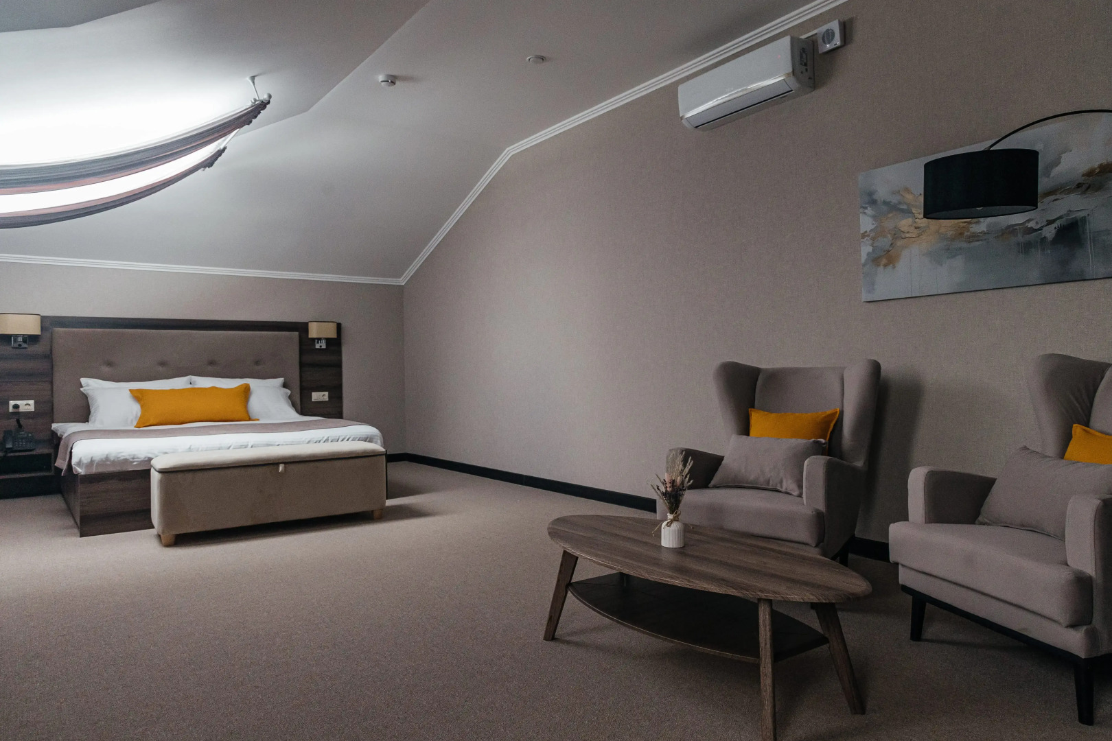 Отель Alex Royal