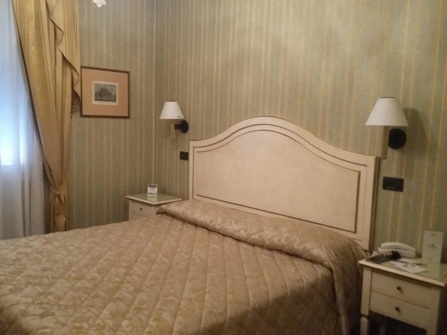 Carlton Capri Hotel