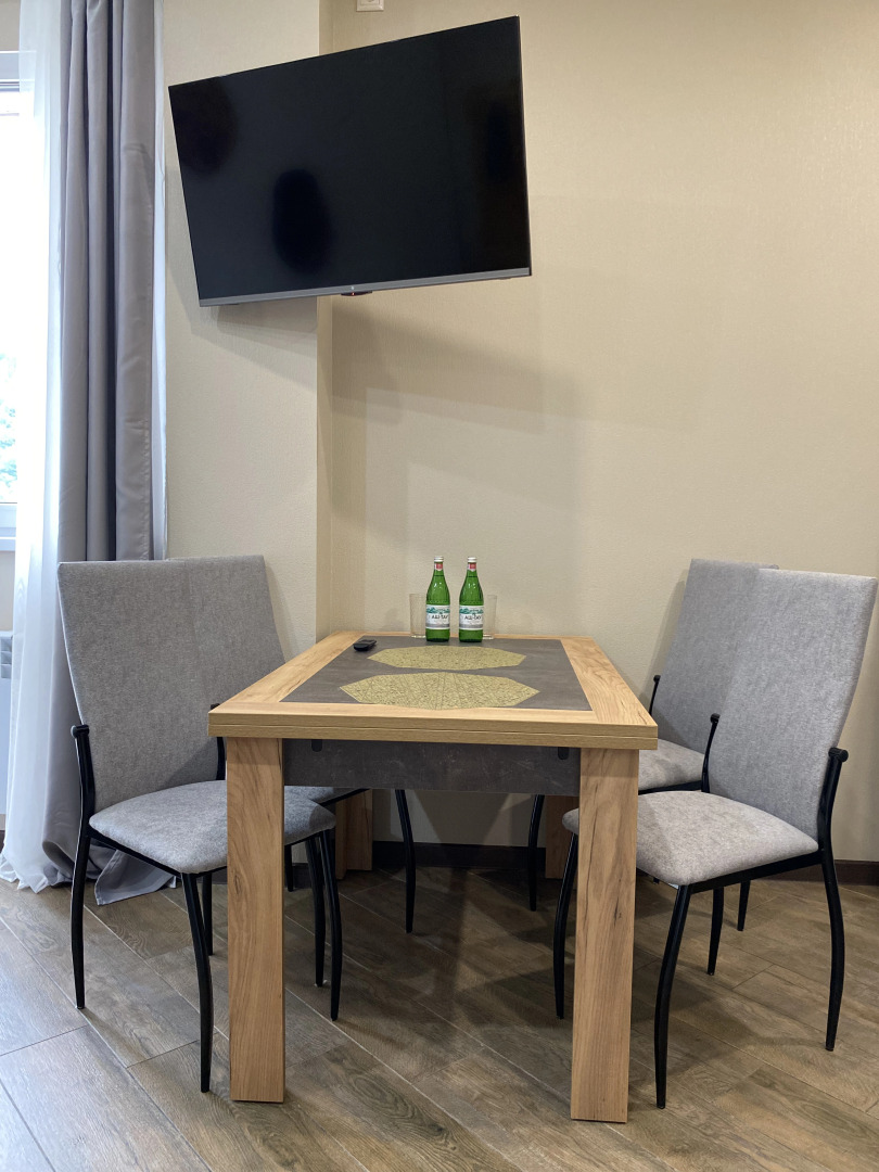 Апартаменты с Балконом у Подножия Хребта Аибга