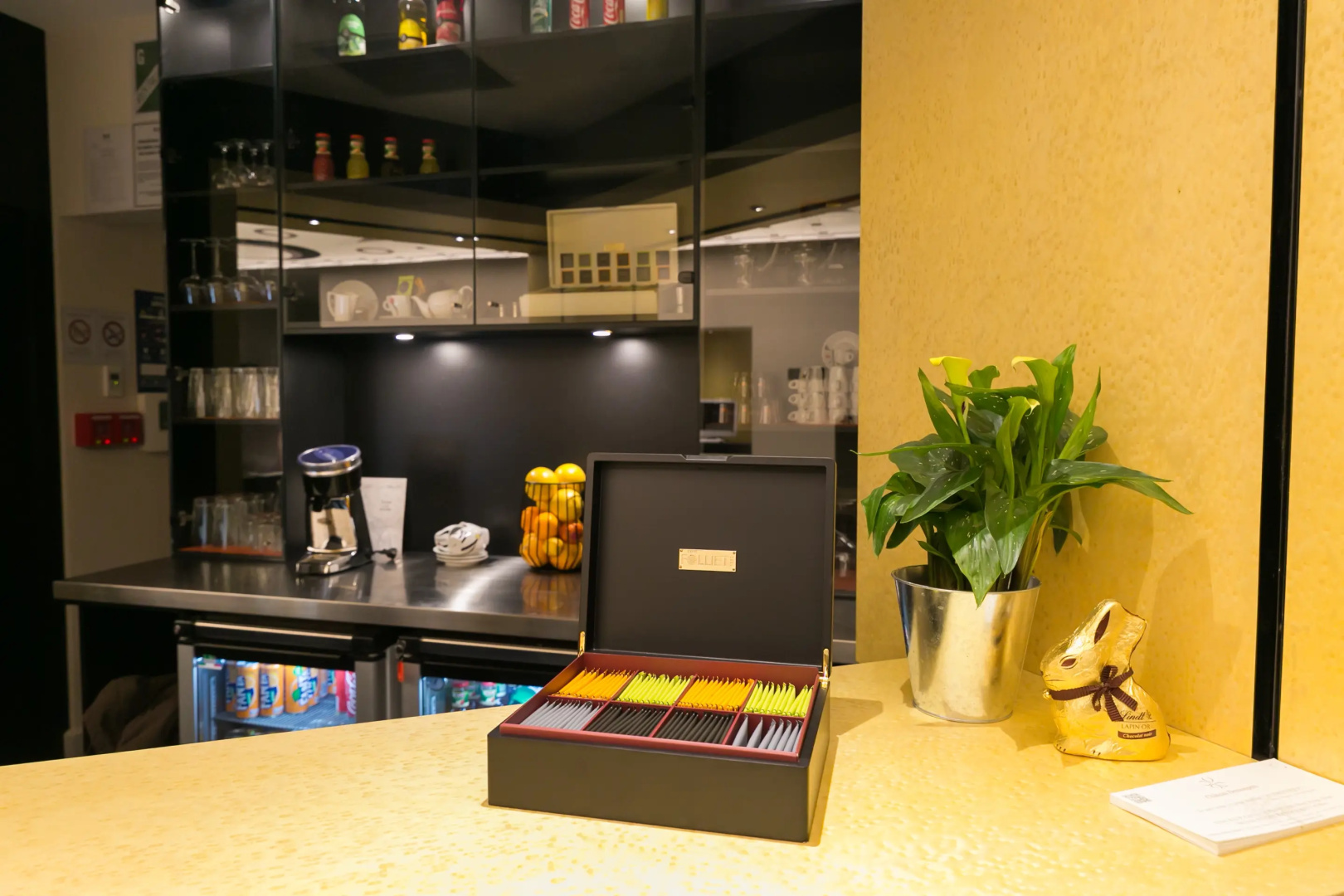 Отель Best Western Journel Saint-Laurent-Du-Var