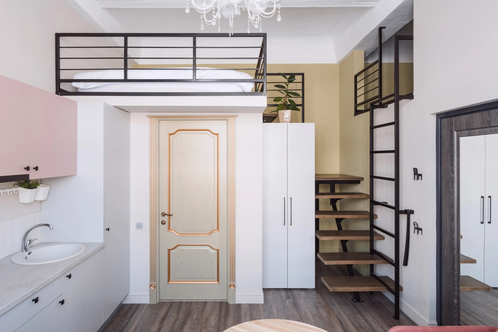 Апартаменты HomeHotel 6